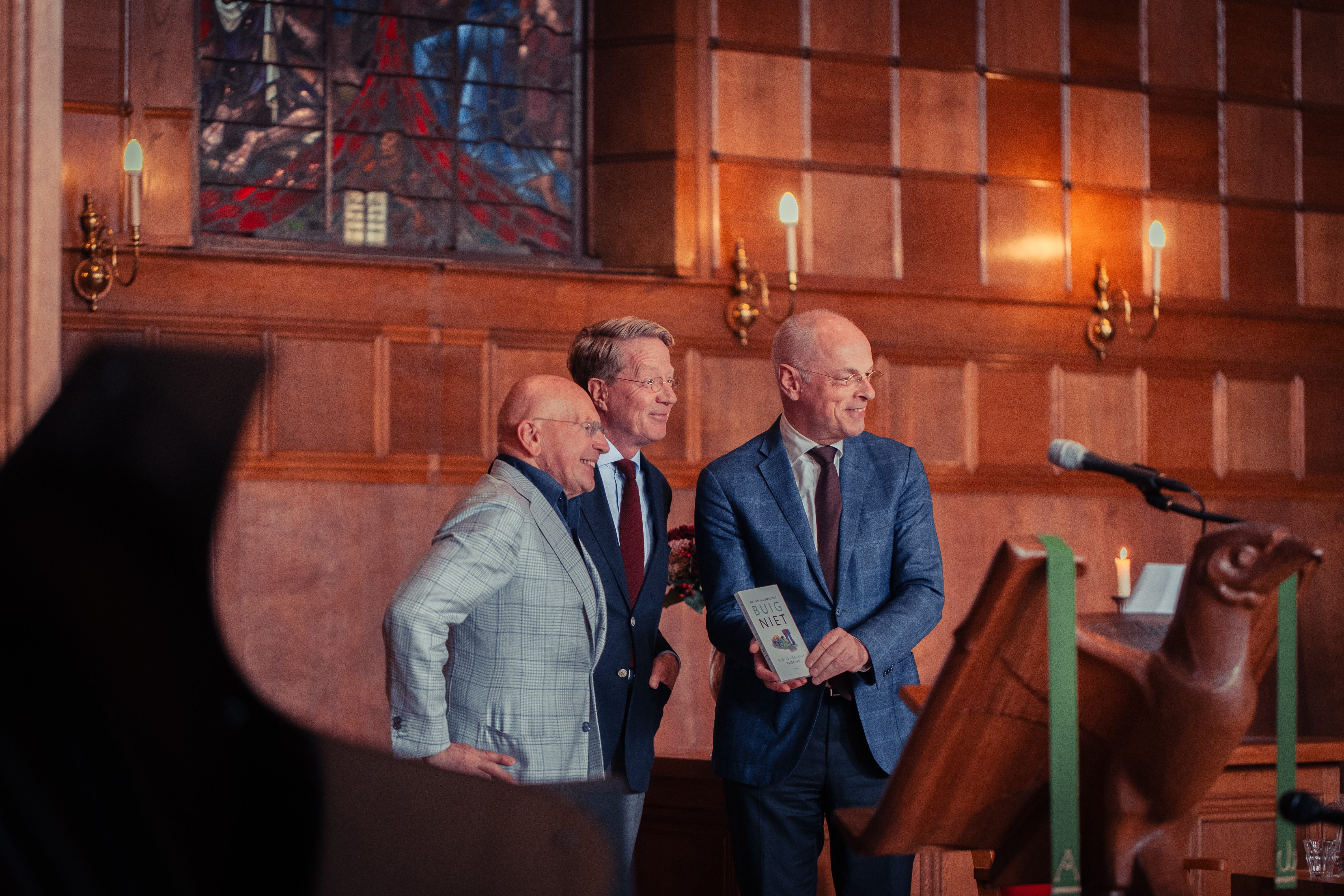Boekpresentatie ‘Buig niet’ van dr. Ad van Nieuwpoort in de Duinzichtkerk in Den Haag