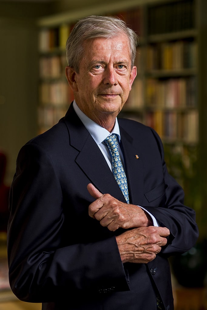 Nikolaos van Dam